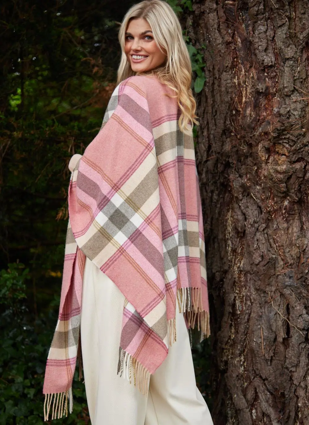 Liz Lambswool Shawl