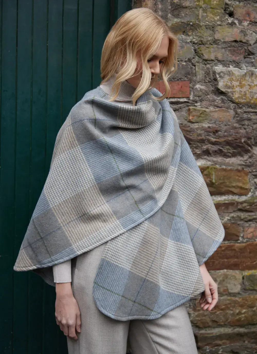 Sue Lambswool Cape