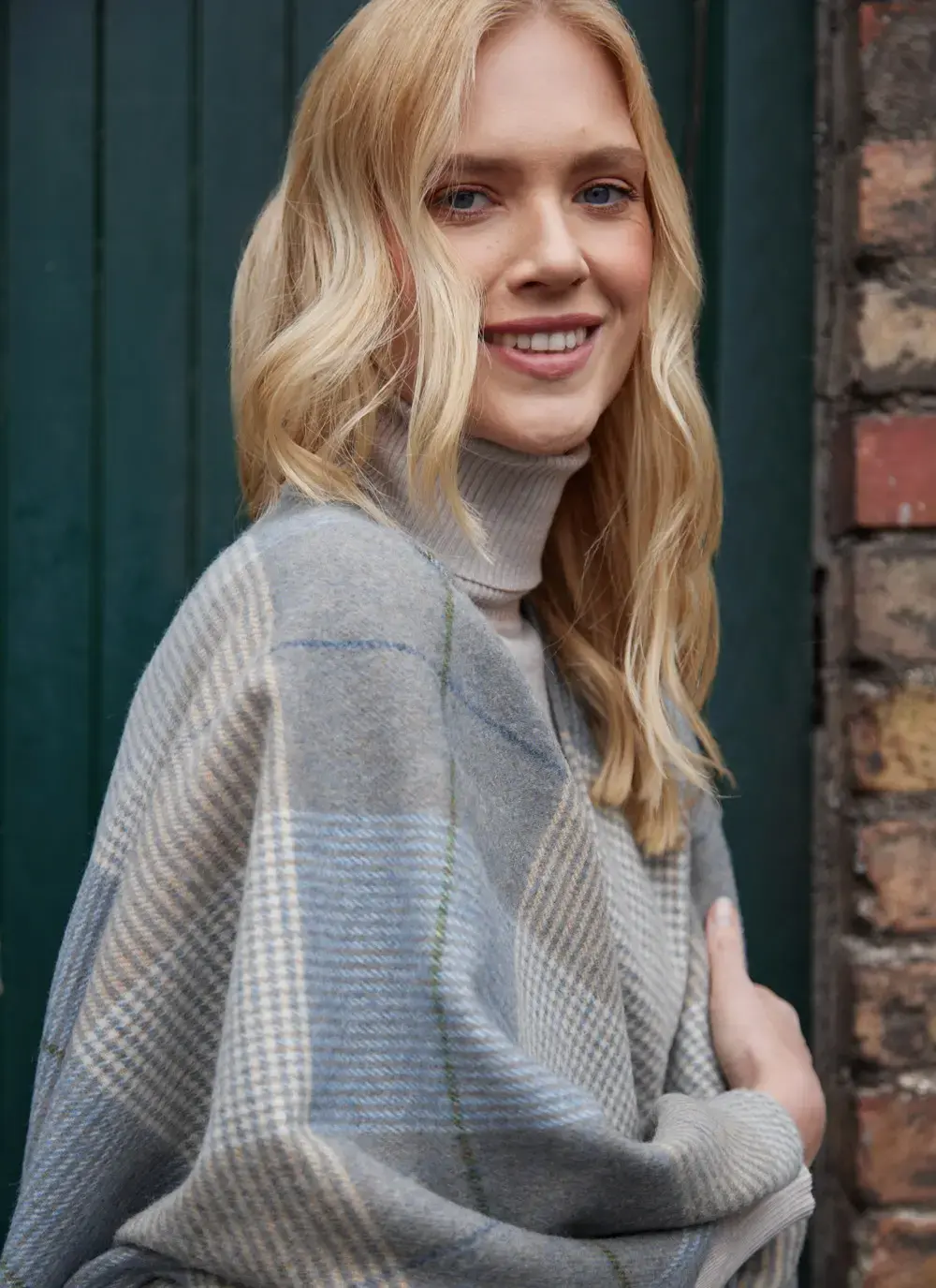 Sue Lambswool Cape