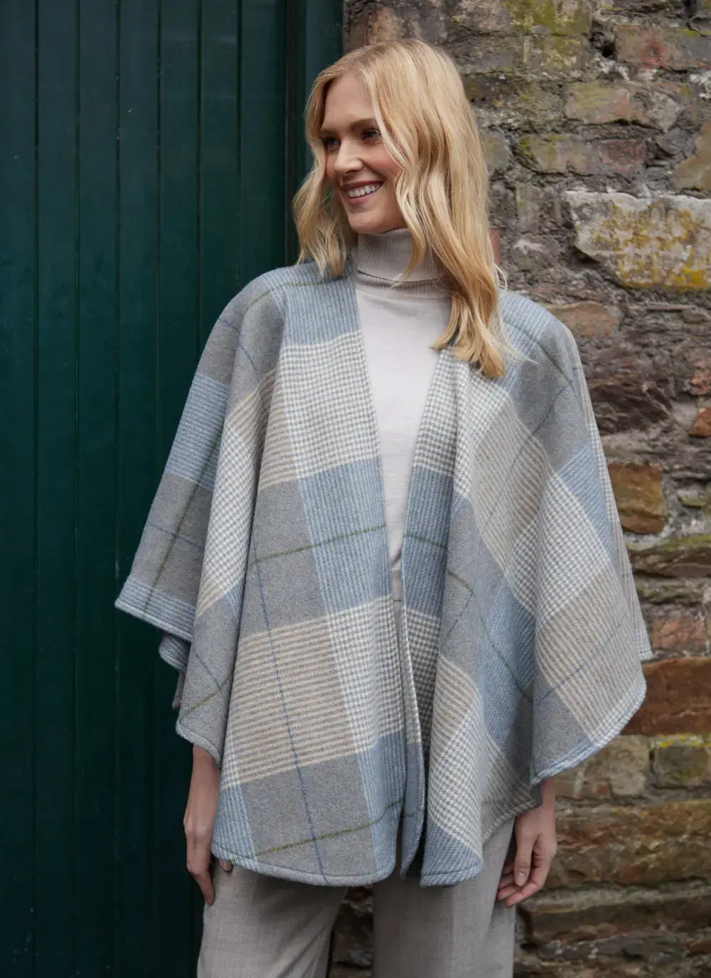 Sue Lambswool Cape