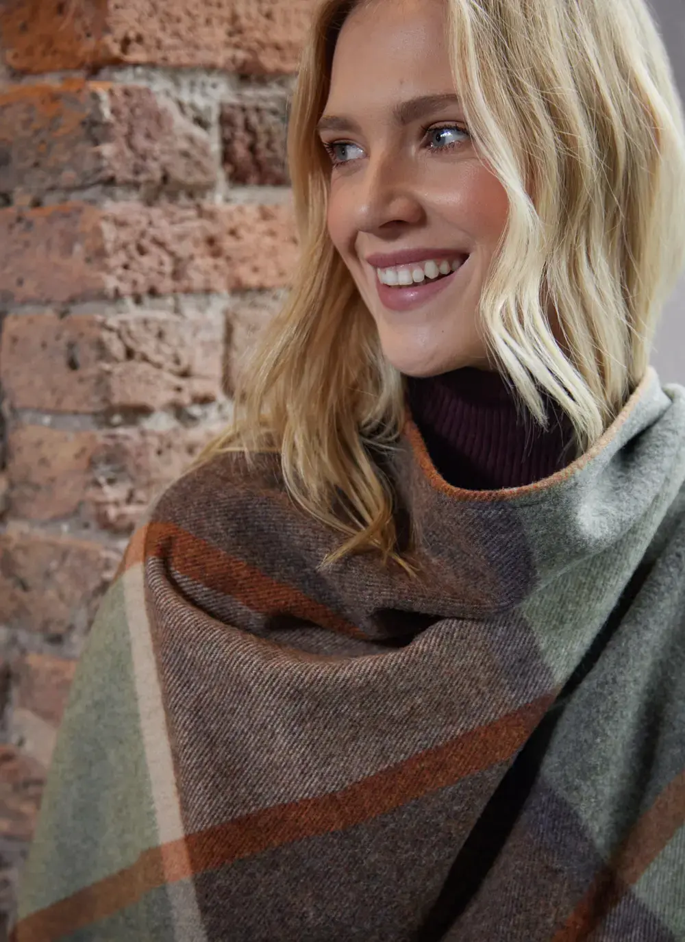 Sue Lambswool Cape