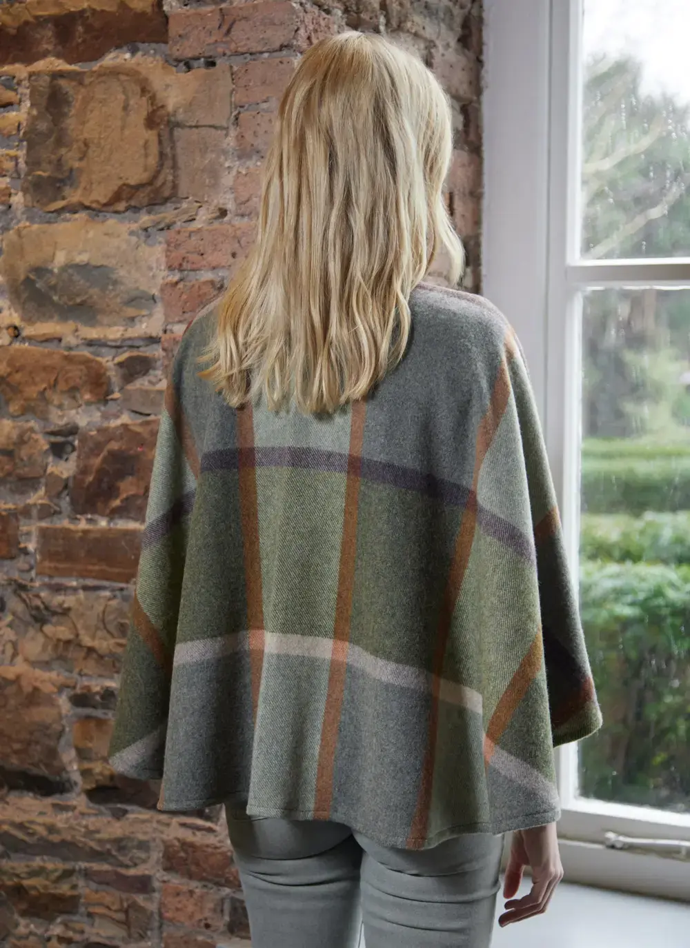 Sue Lambswool Cape