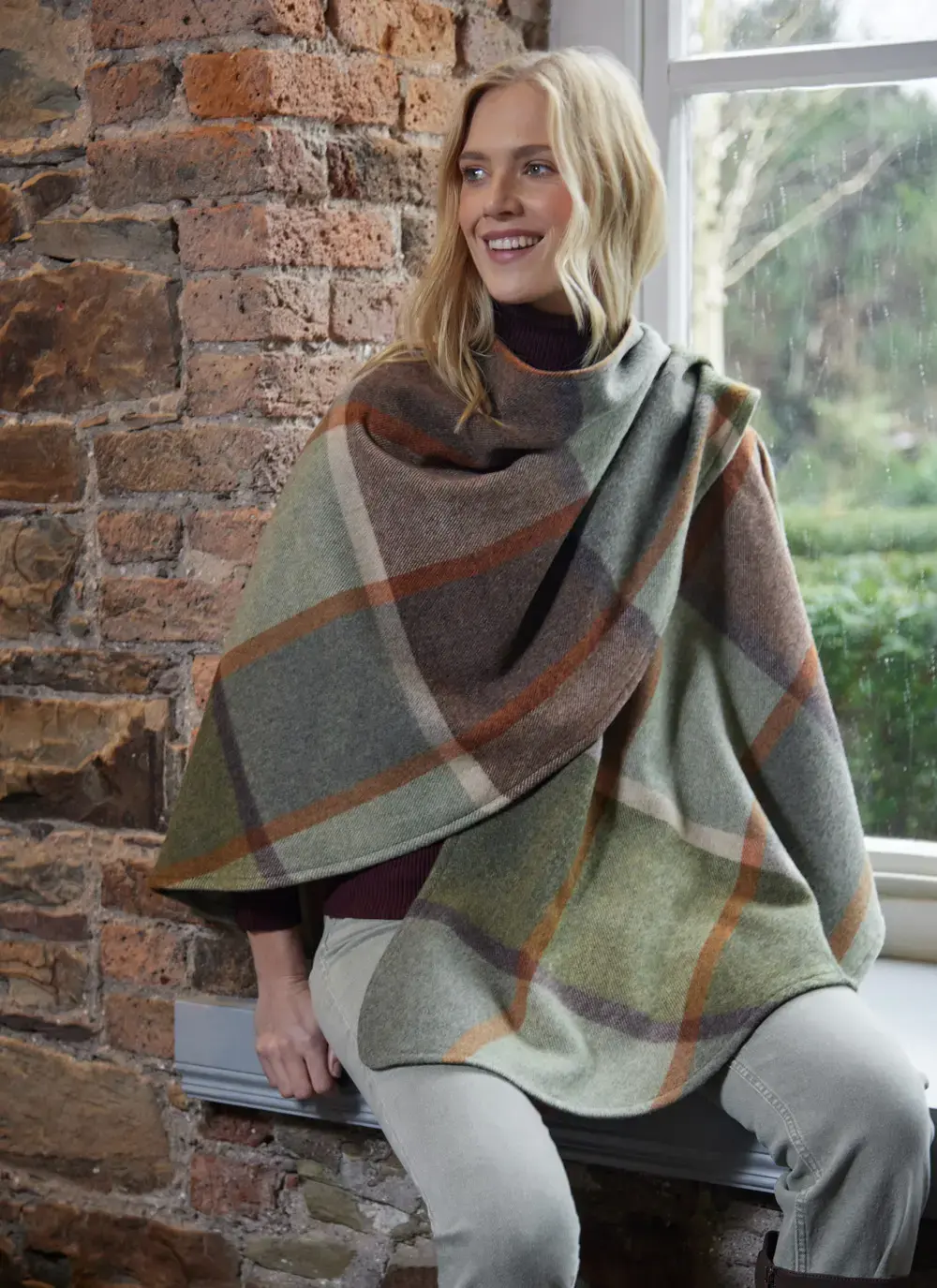 Sue Lambswool Cape