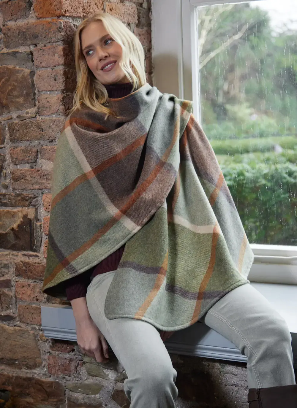Sue Lambswool Cape