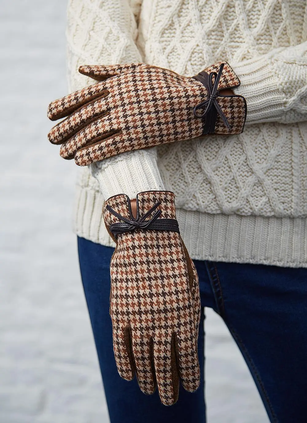 Ladies Tweed Gloves with Bow