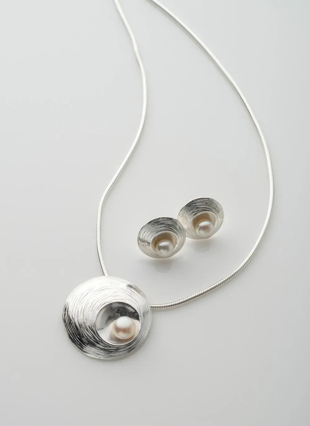 Oyster Pearl Small Stud Earrings