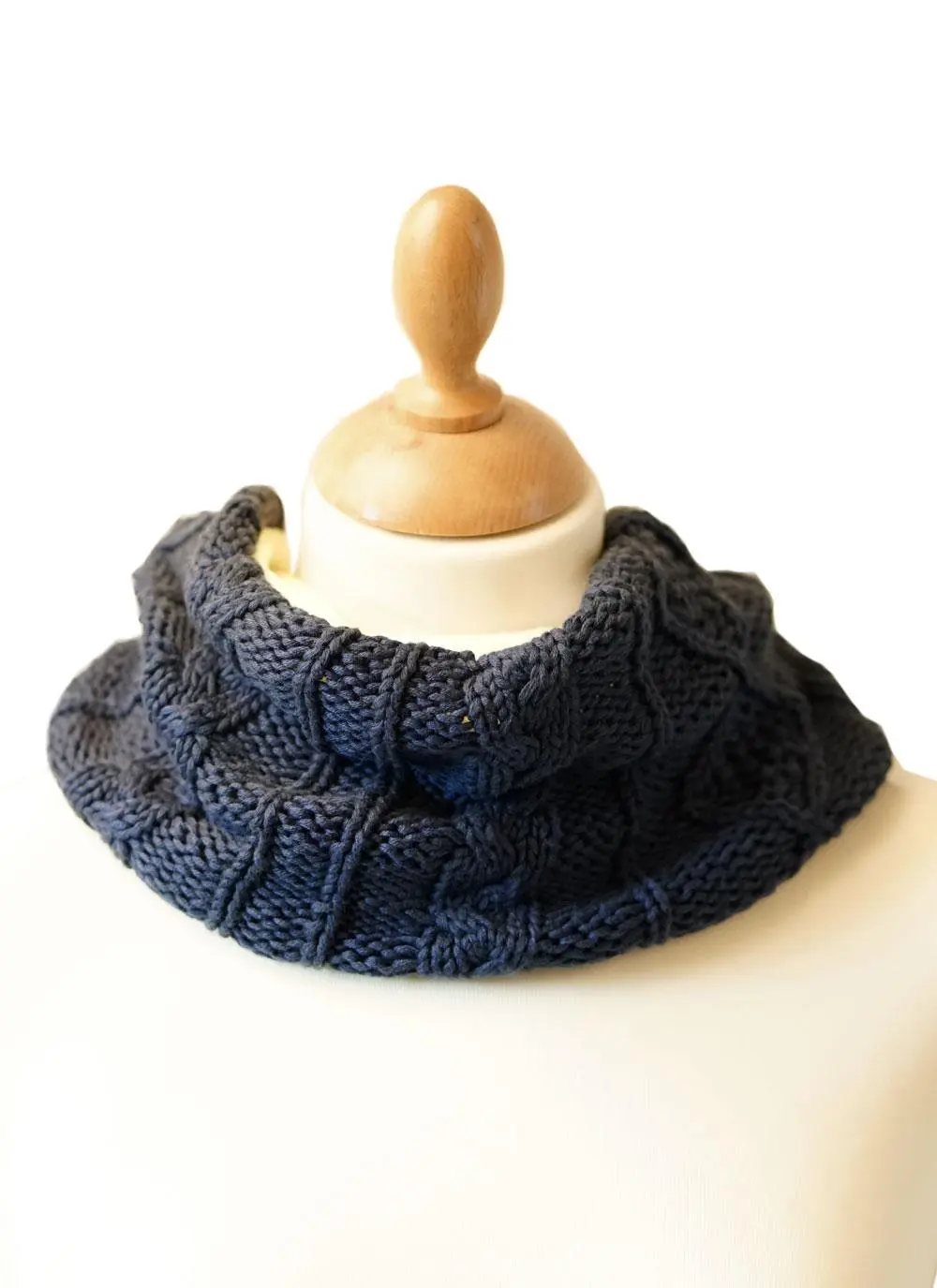 Kids Chunky Aran Knit Navy Snood