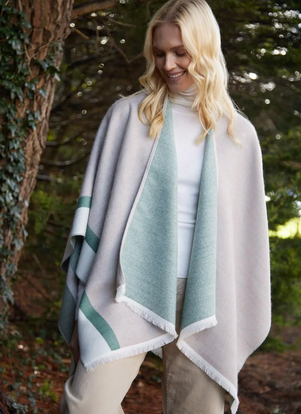Reversible Contrast Stripe Shawl 