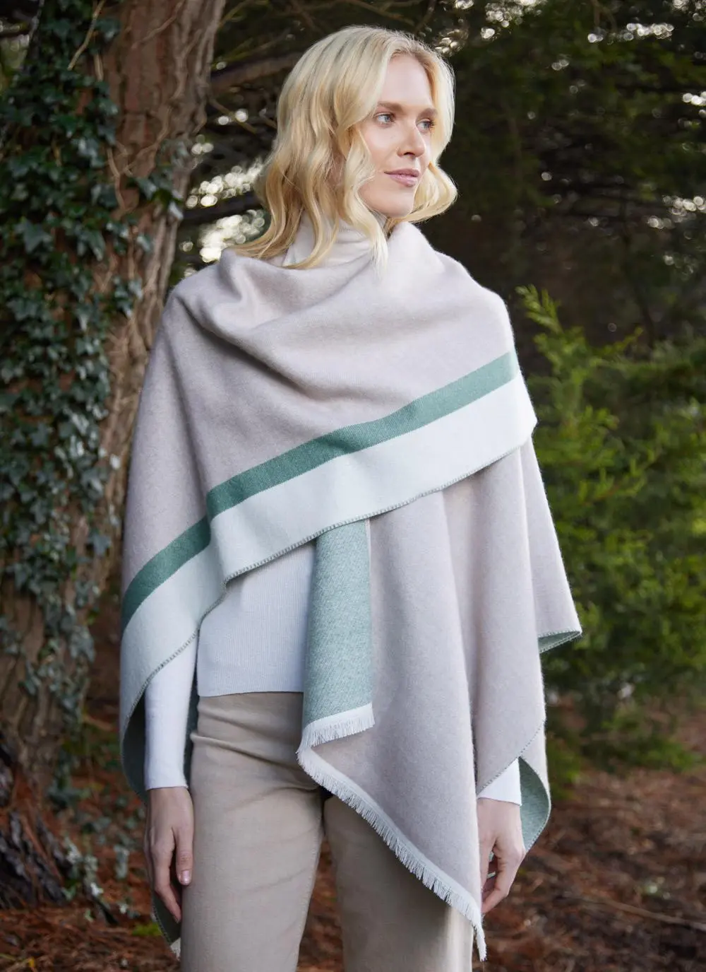 Reversible Contrast Stripe Shawl 