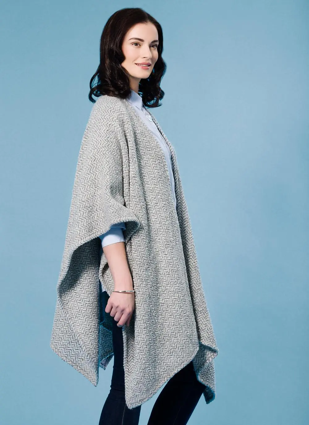 Ruana Cape Gray Cream Herringbone