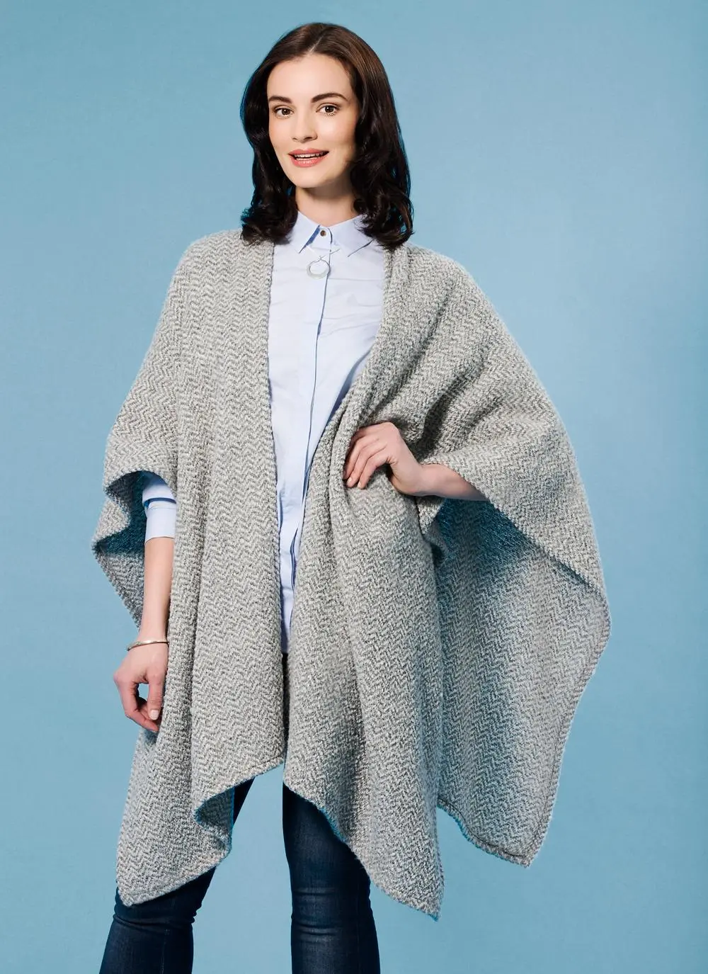 Ruana Cape Gray Cream Herringbone