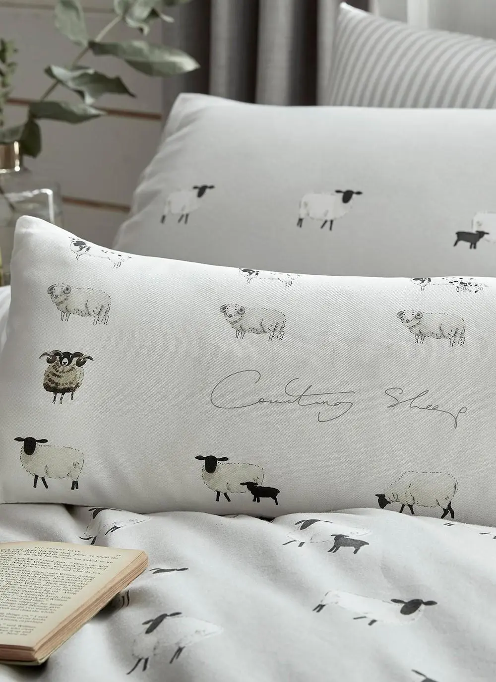 Sheep Double Bed Set with Duvet Cover (78 x 78 inch approx. ) & 2 x Pillowcases