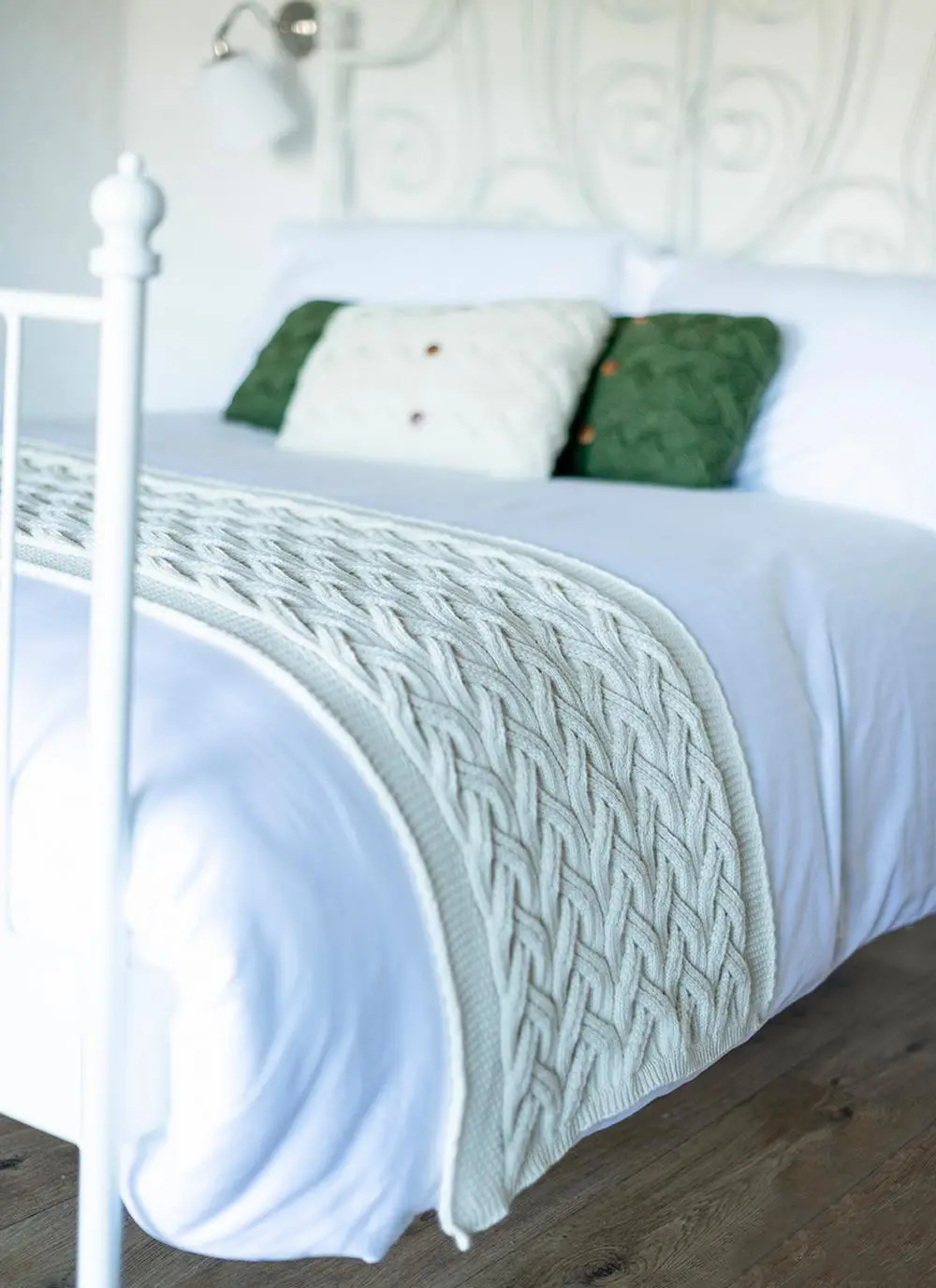 Supersoft Cabled Bed Runner - Single