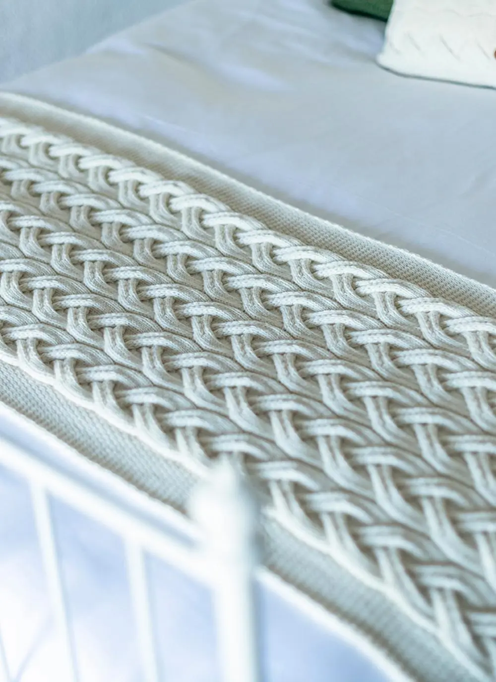 Supersoft Cabled Bed Runner - Single