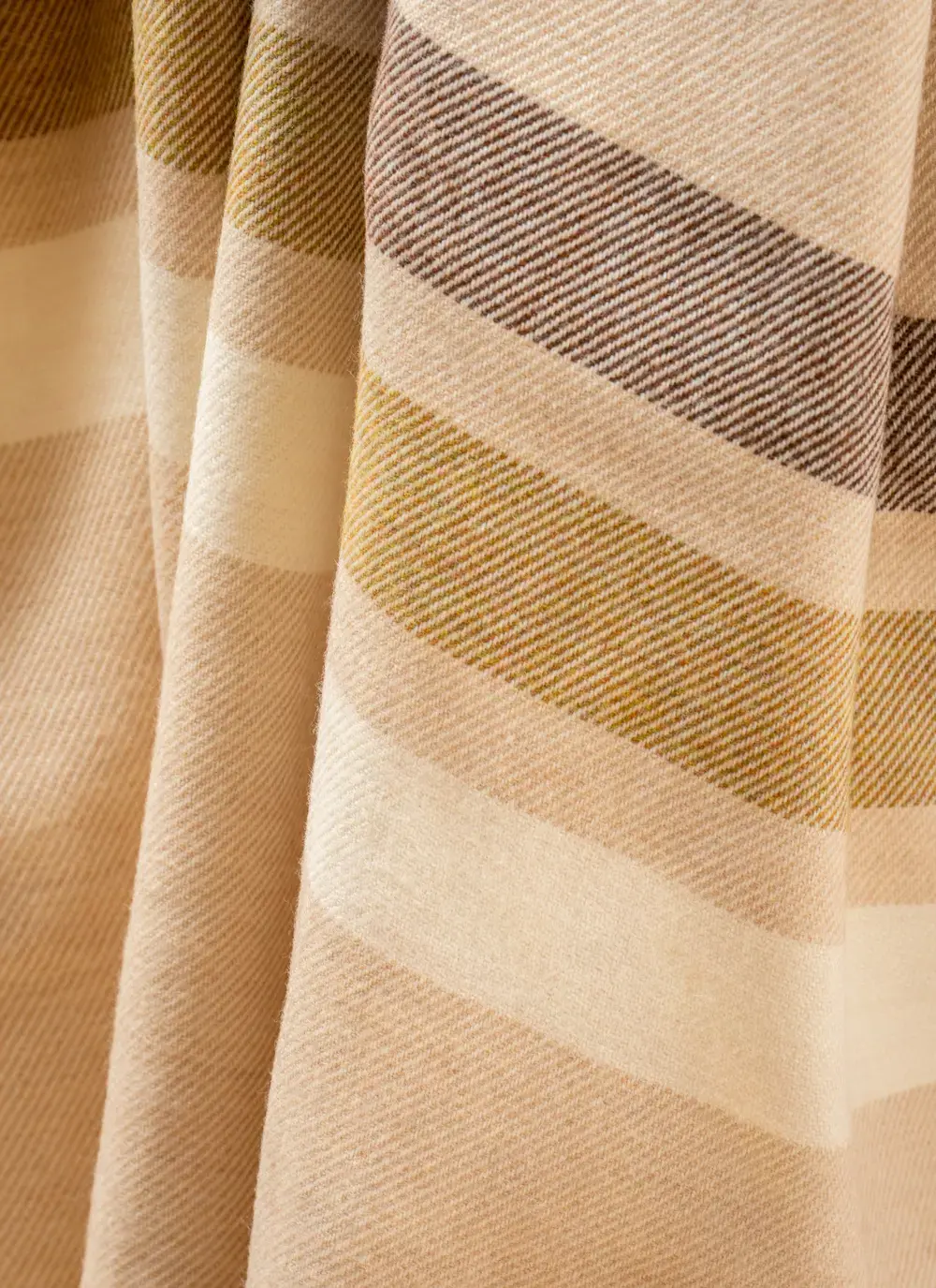 Toffee Roast Supersoft Lambswool Throw
