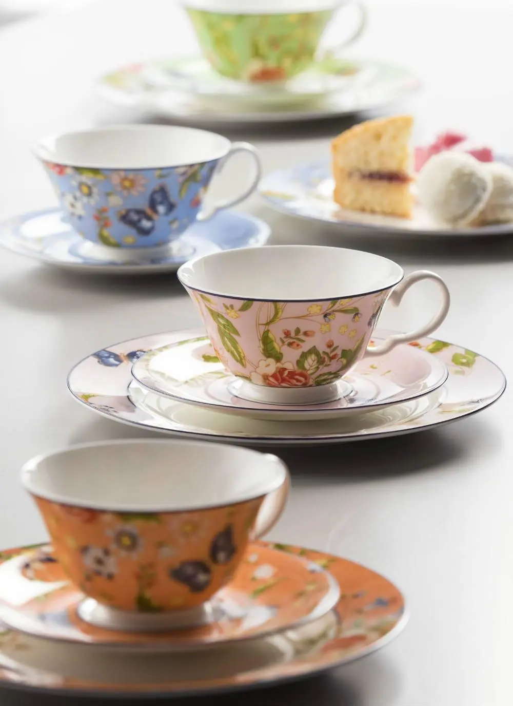 https://www.blarney.com/contentFiles/productImages/Large/Windsor%20Teacups%20&%20Saucers%2004%20web.webp