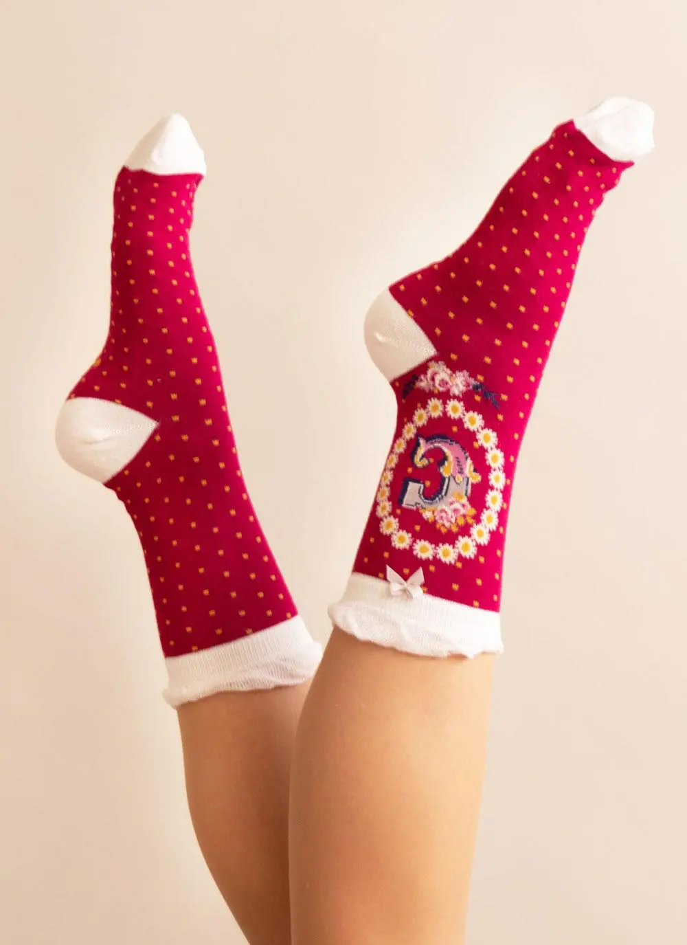 Set of 2 Ladies Alphabet Socks - C