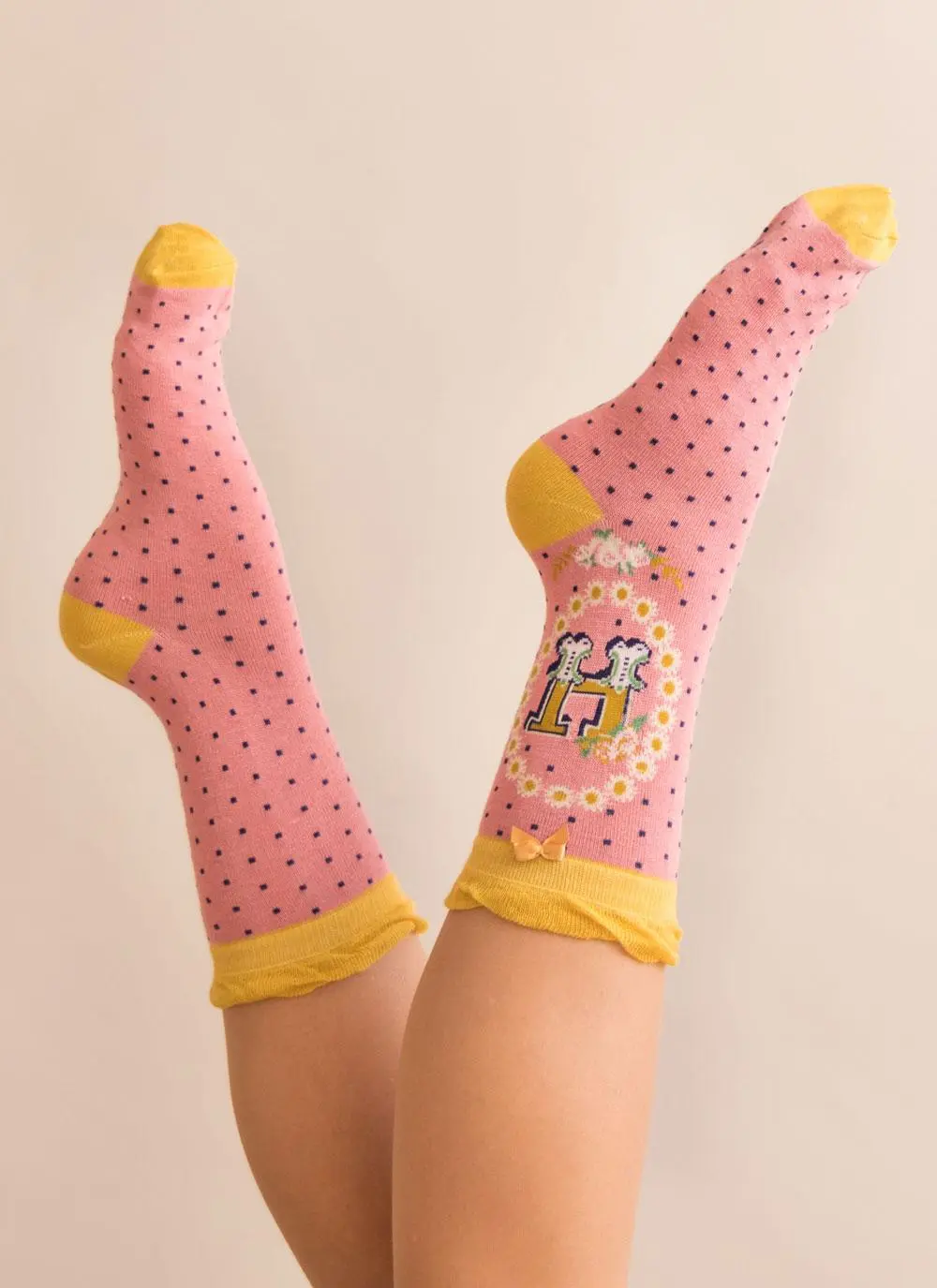 Set of 2 Ladies Alphabet Socks - H