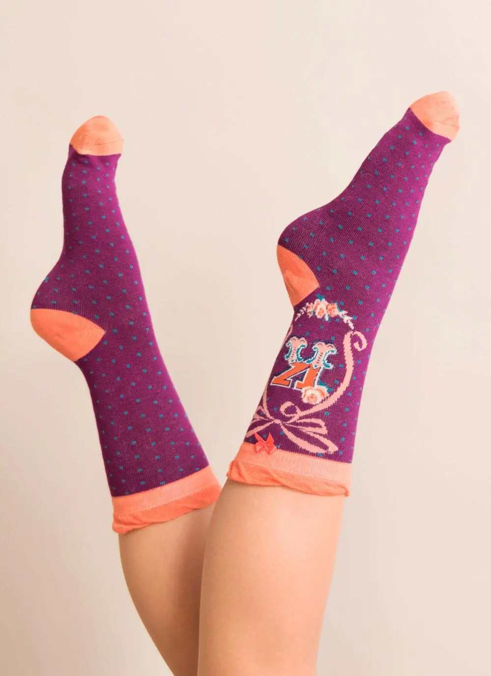 Set of 2 Ladies Alphabet Socks - K