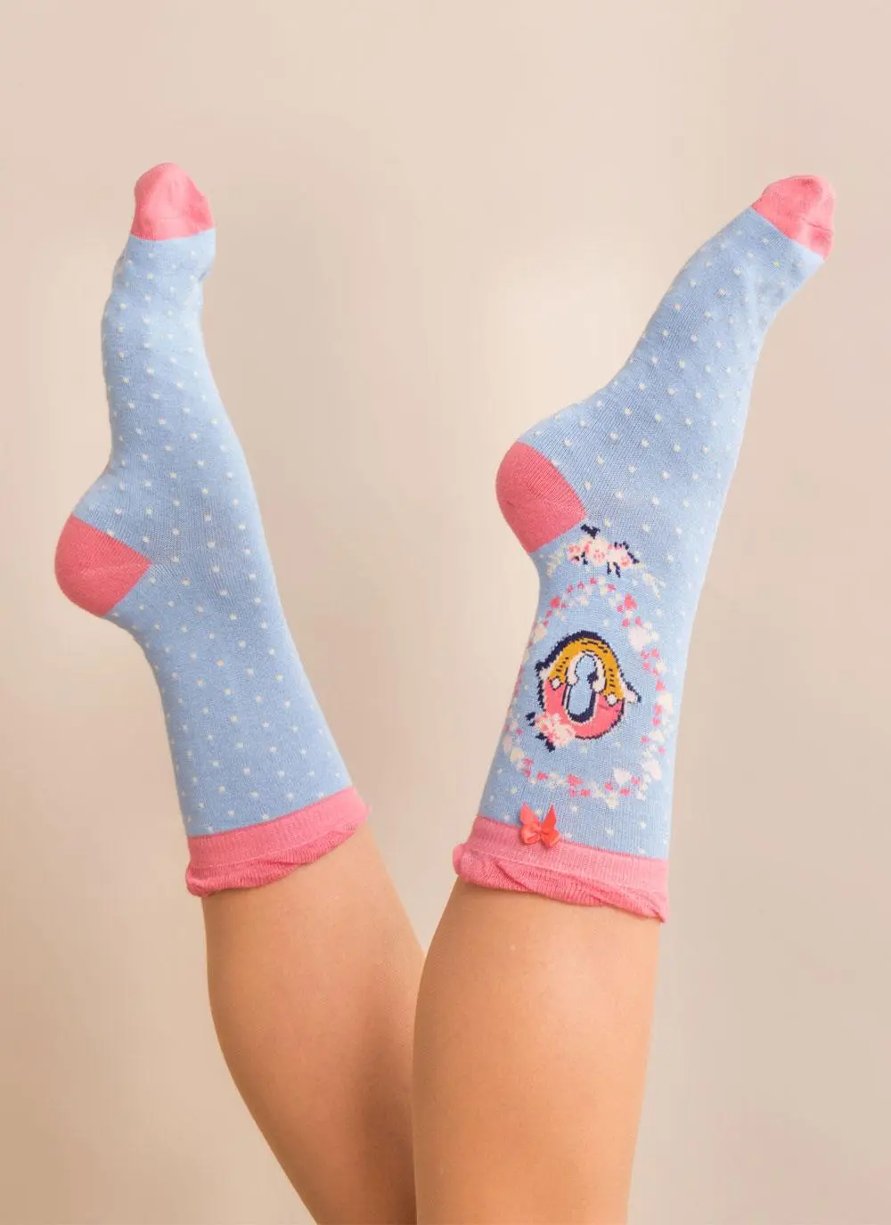 Set of 2 Ladies Alphabet Socks - O