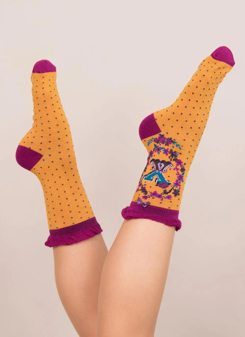 Set of 2 Ladies Alphabet Socks - X