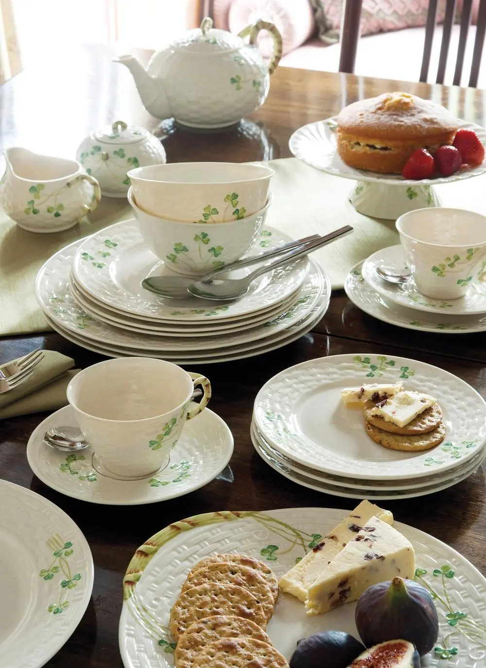 Belleek Shamrock Teapot