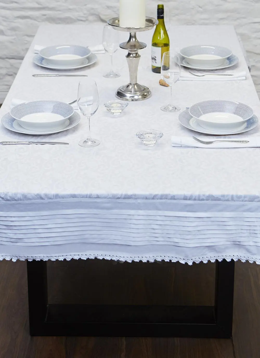Bere Floral Tablecloth 56'' x 80''