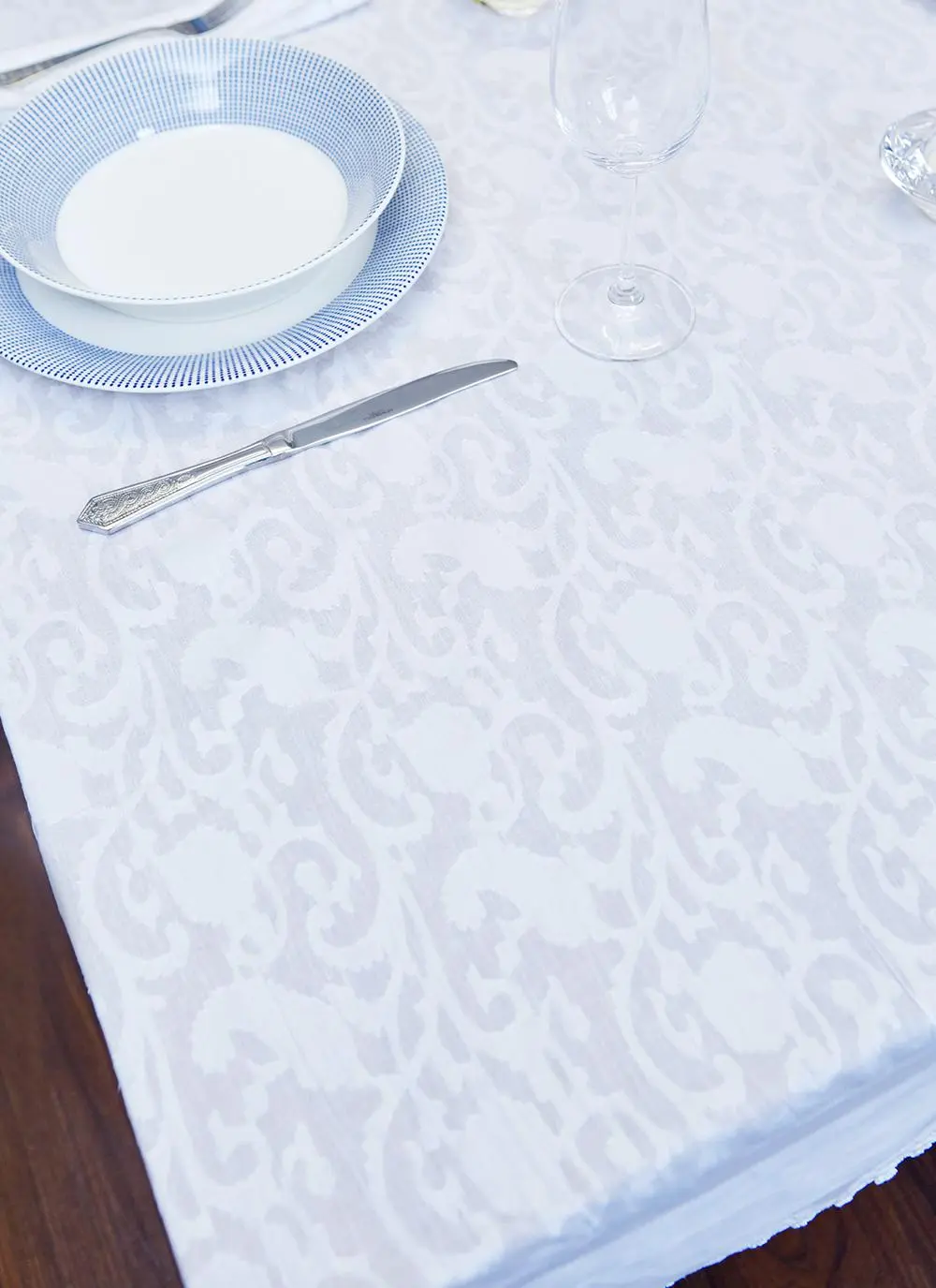 Bere Floral Tablecloth 56'' x 80''