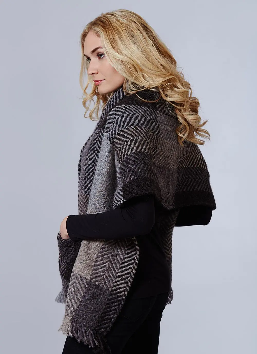 Wool Pocket Stole Multi Oak