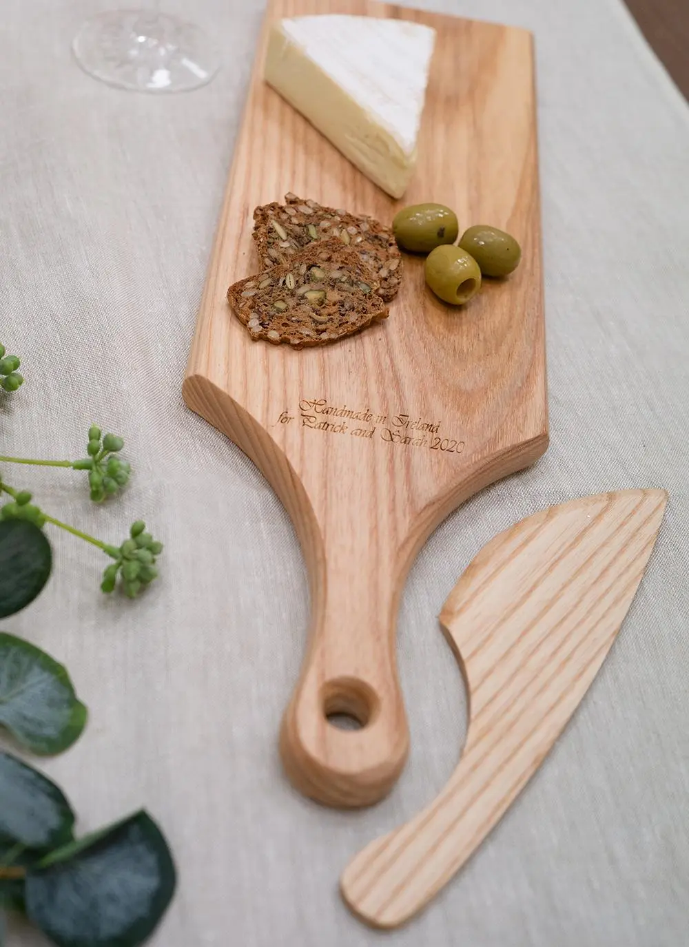Personalized Trinity Knot Ash Cheese Paddle with Knife 