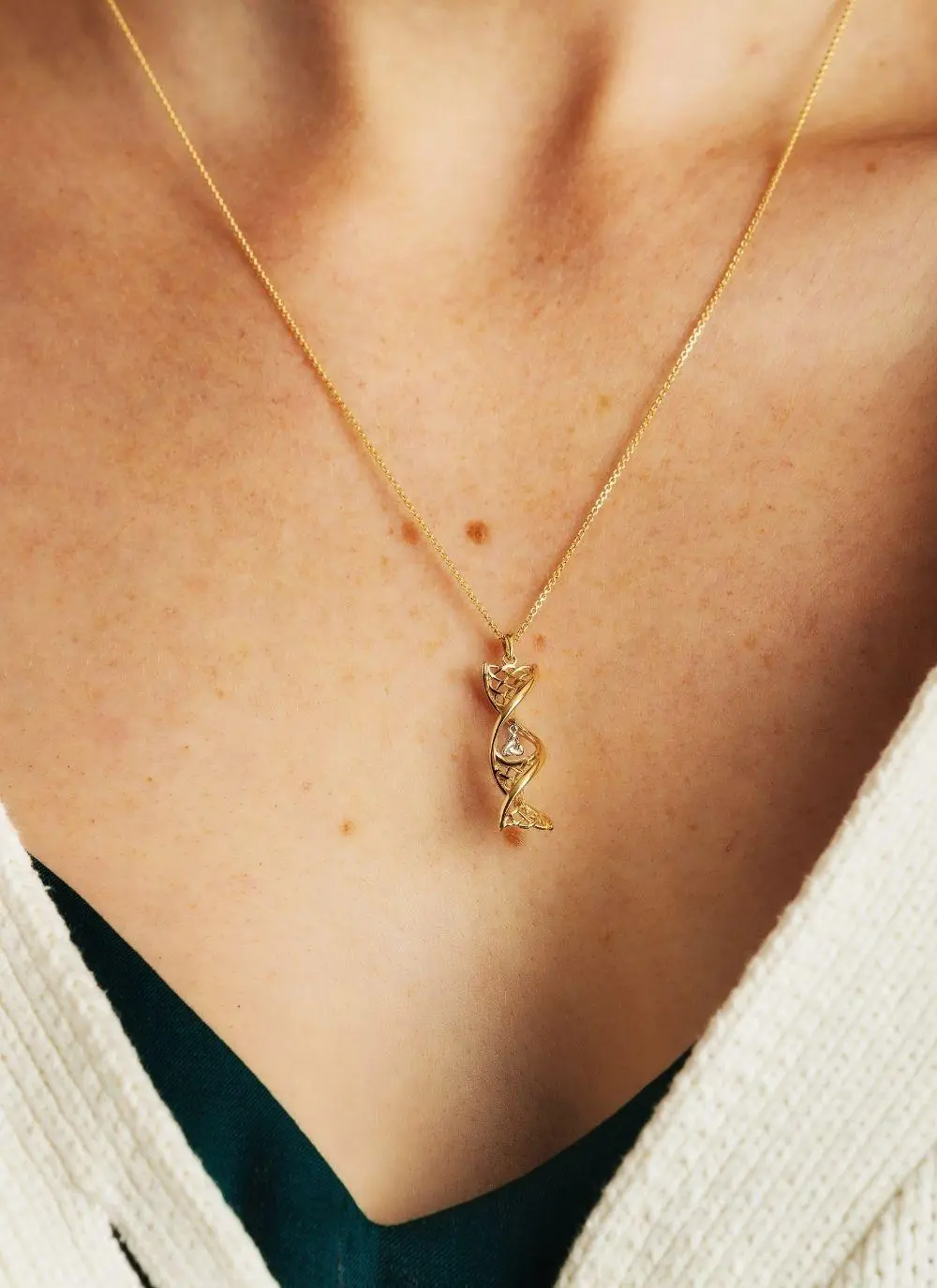 14K Gold Trinity Knot Twist Pendant