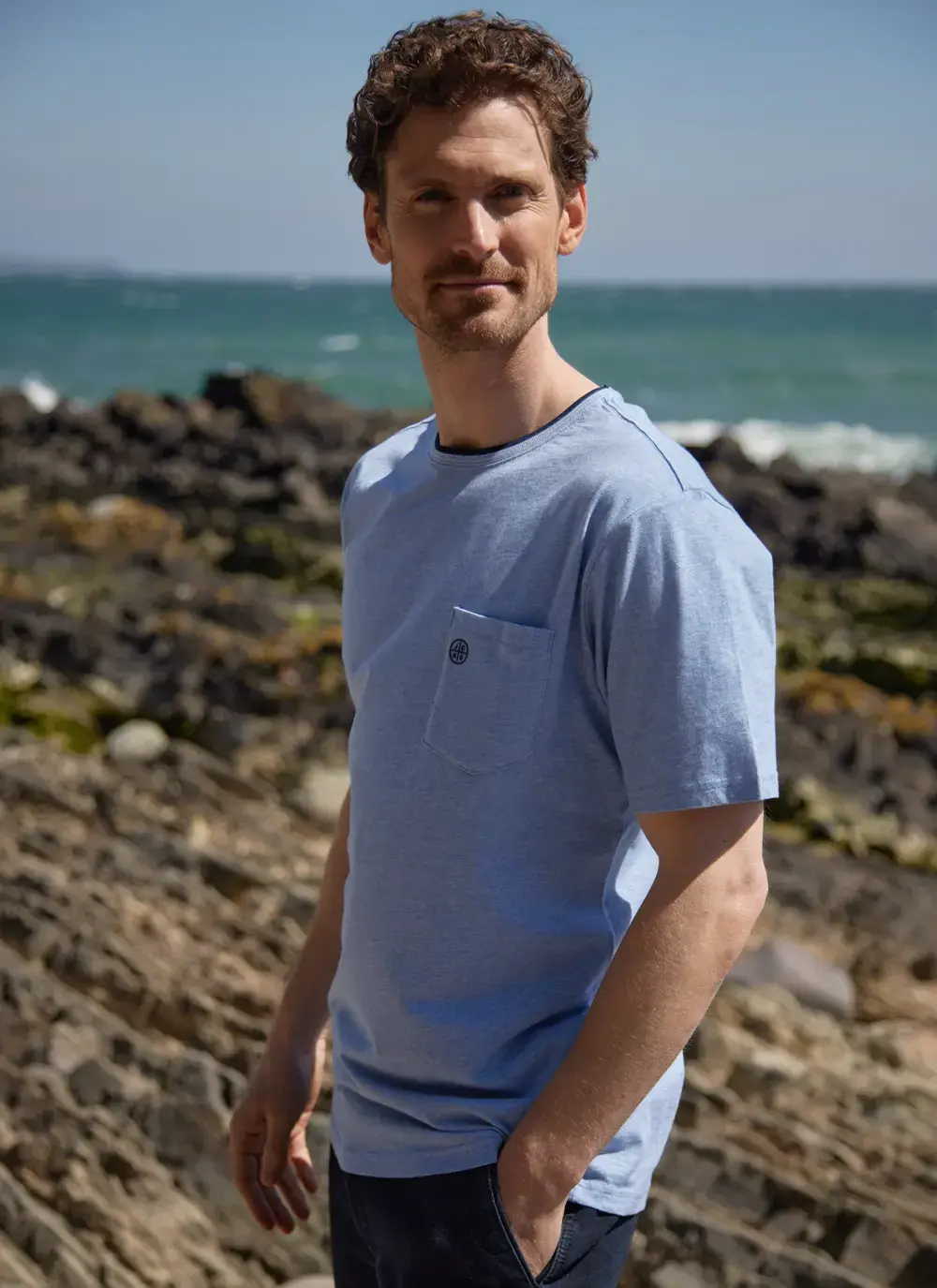  Contrast Neck Pocket T-Shirt