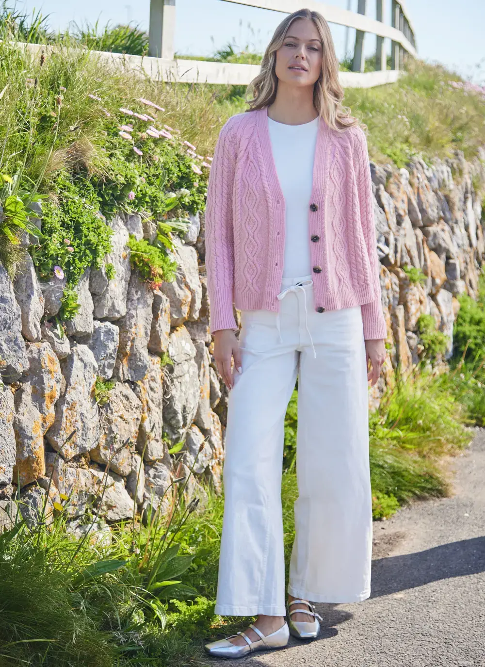 Evie Cashmere V- Neck Aran Cardigan in Pink