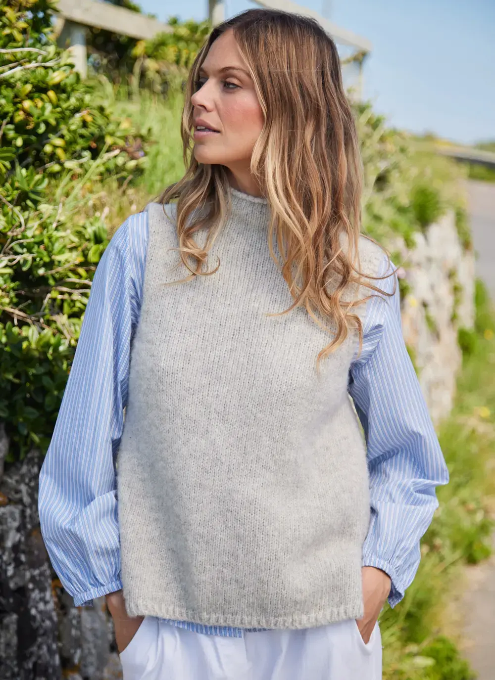 Fisherman Alpaca Roll Neck Vest in Cloud