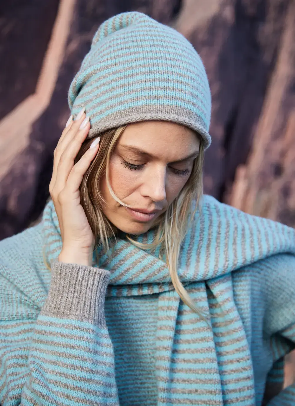 Fisherman Cashmere Stripe Beanie in Mushroom Aqua