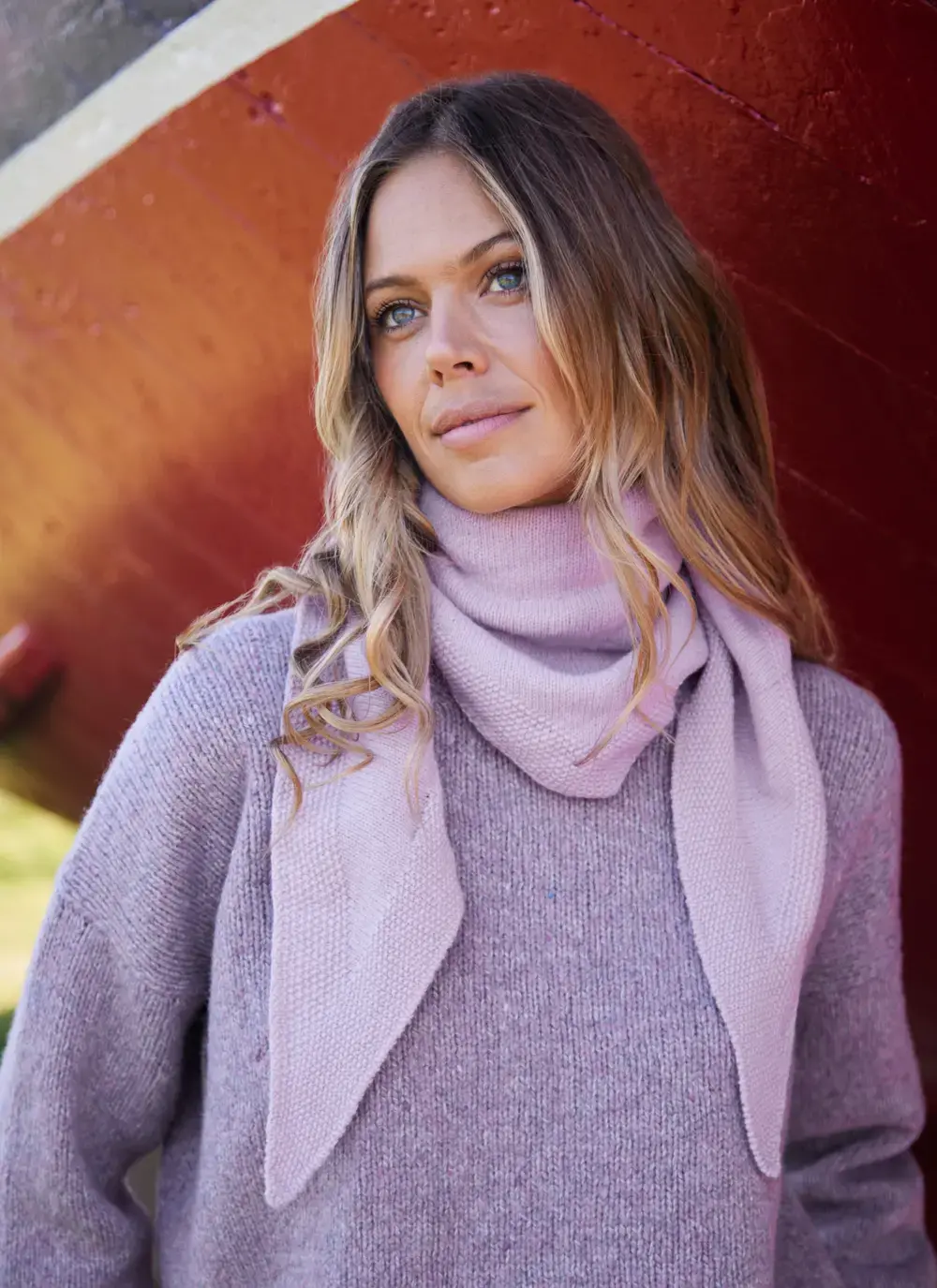 Fisherman Lambswool Seed Stitch Triangle Scarf in Blossom