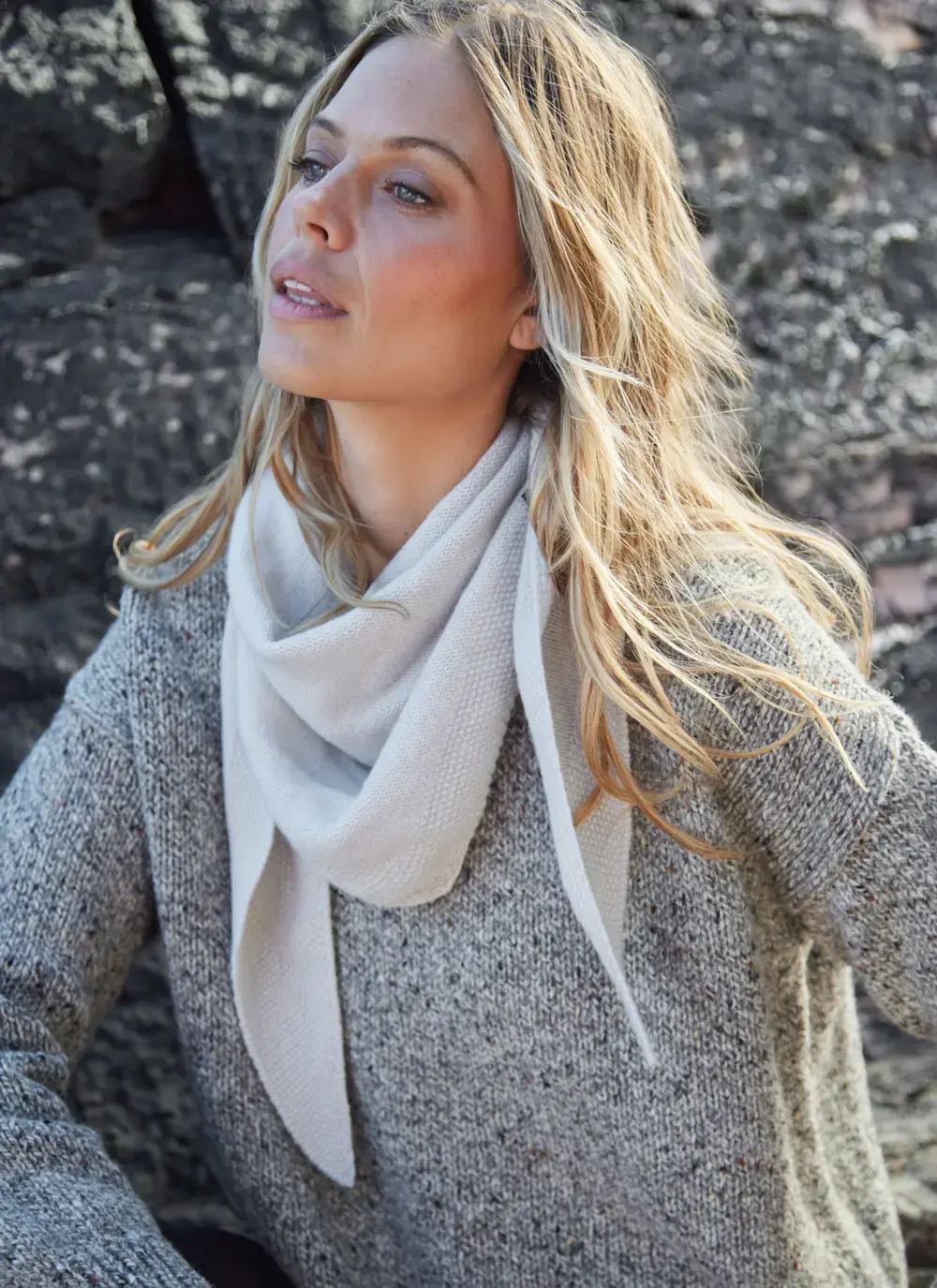 Fisherman Lambswool Seed Stitch Triangle Scarf in Chalk