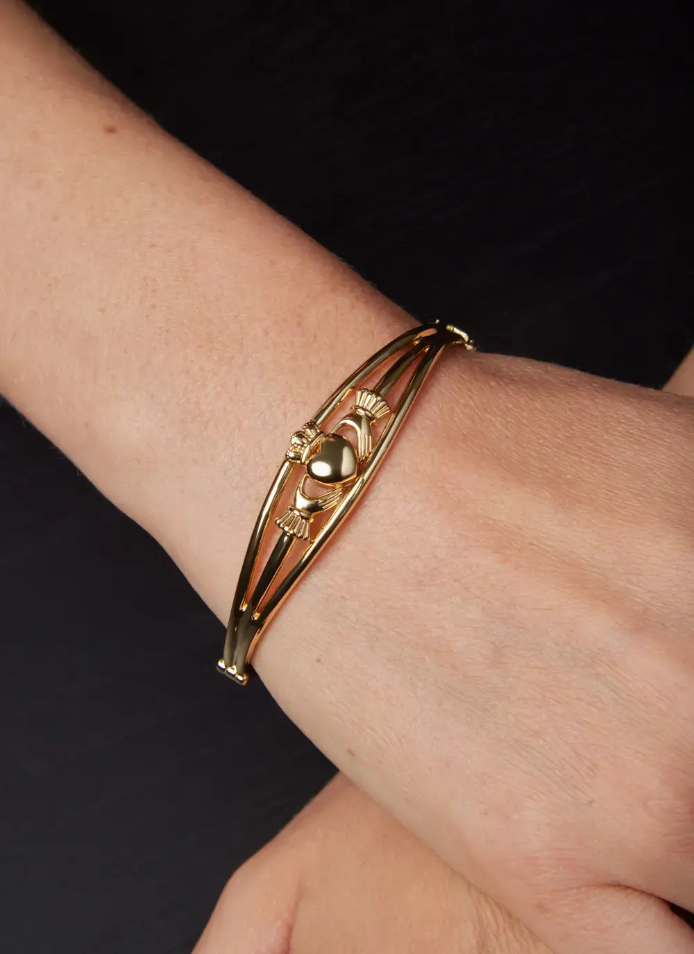 Claddagh Bangle 