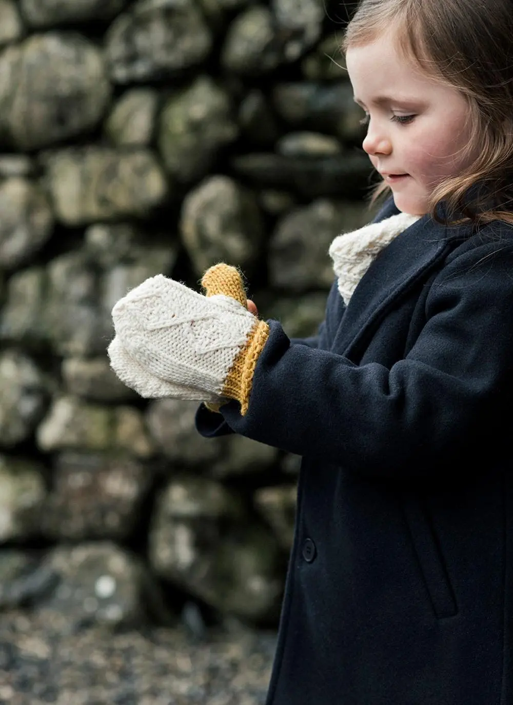 Kids Contrast Mittens