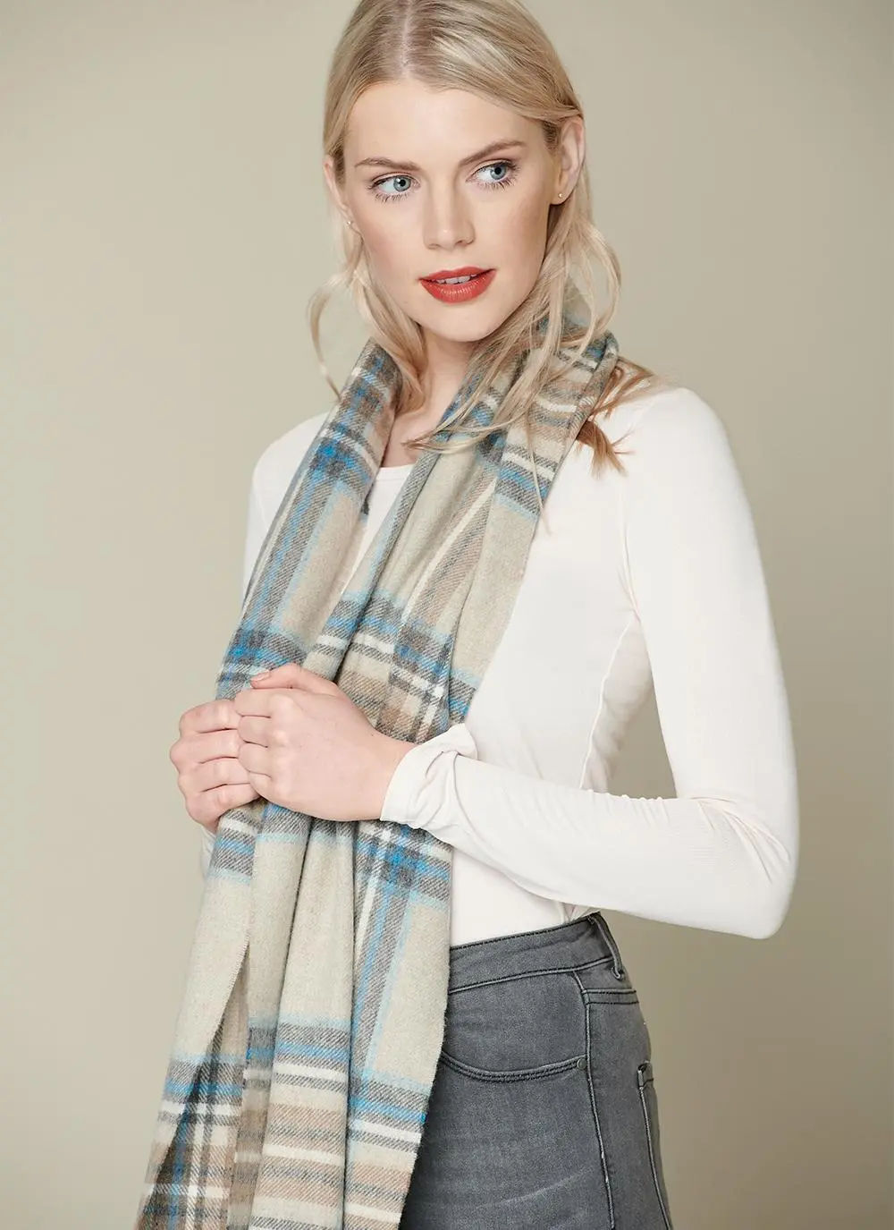 Kildwick Natural & Aqua Stole