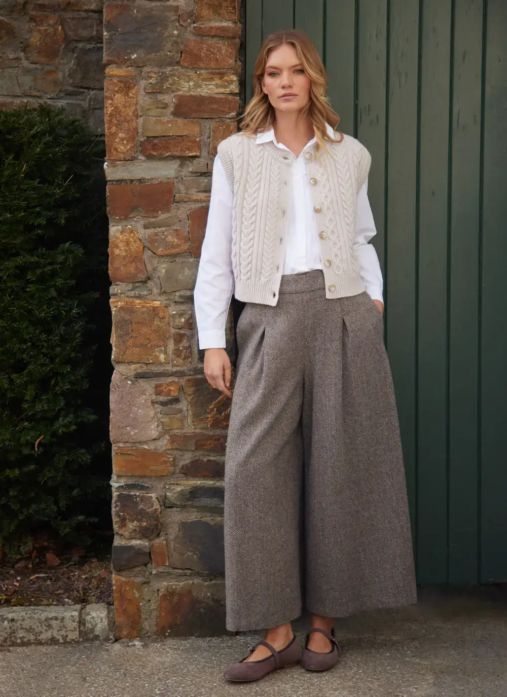 Ladies Sleeveless Aran Cardigan 