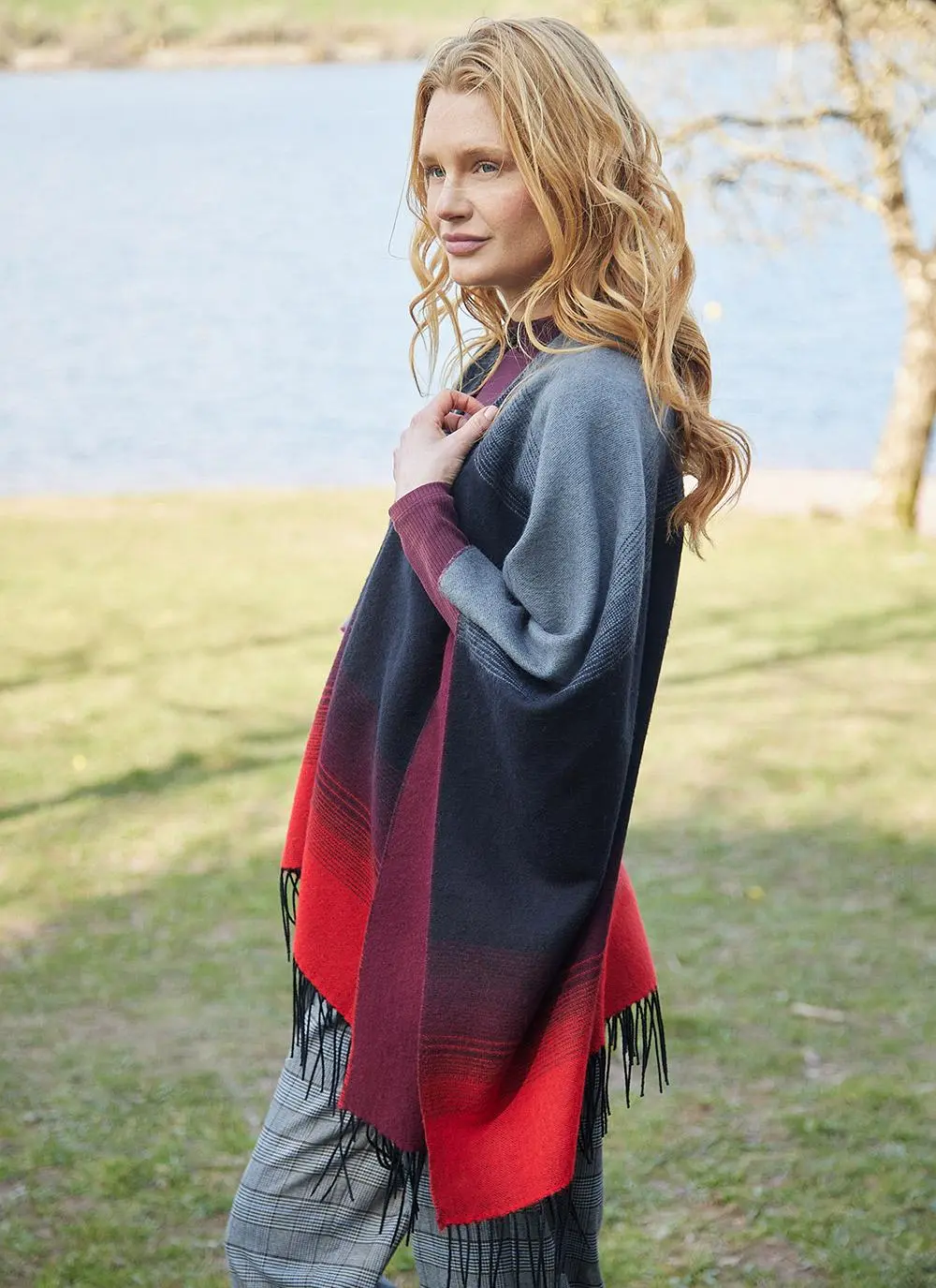 Rainbow Shawl in Black Shadow