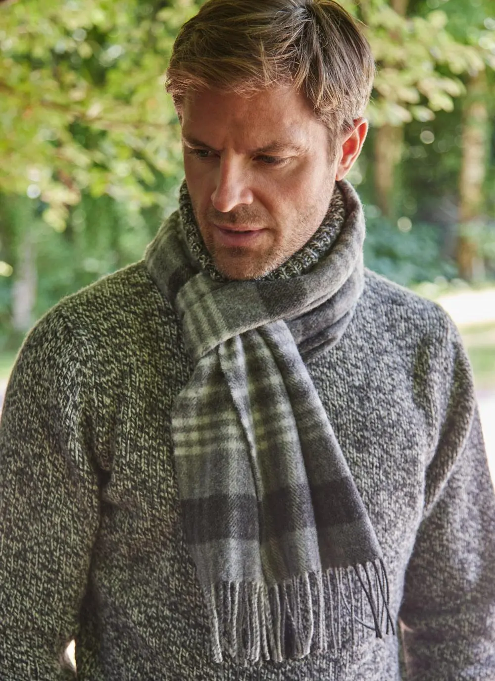 Long Lambswool Scarf in Grey Check