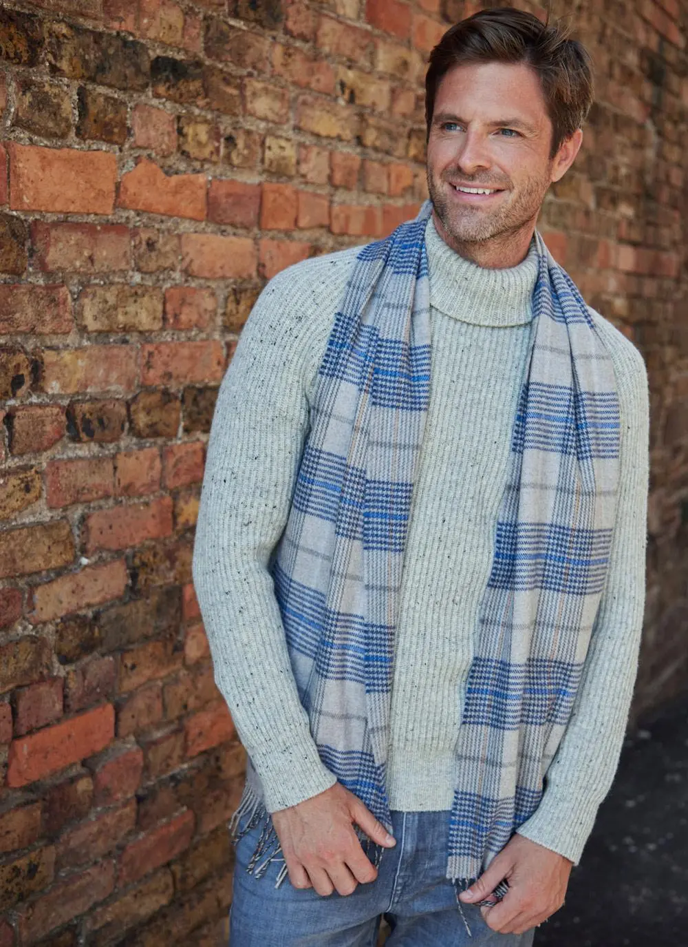 Extra Fine Merino Wool Scarf in Grey Check