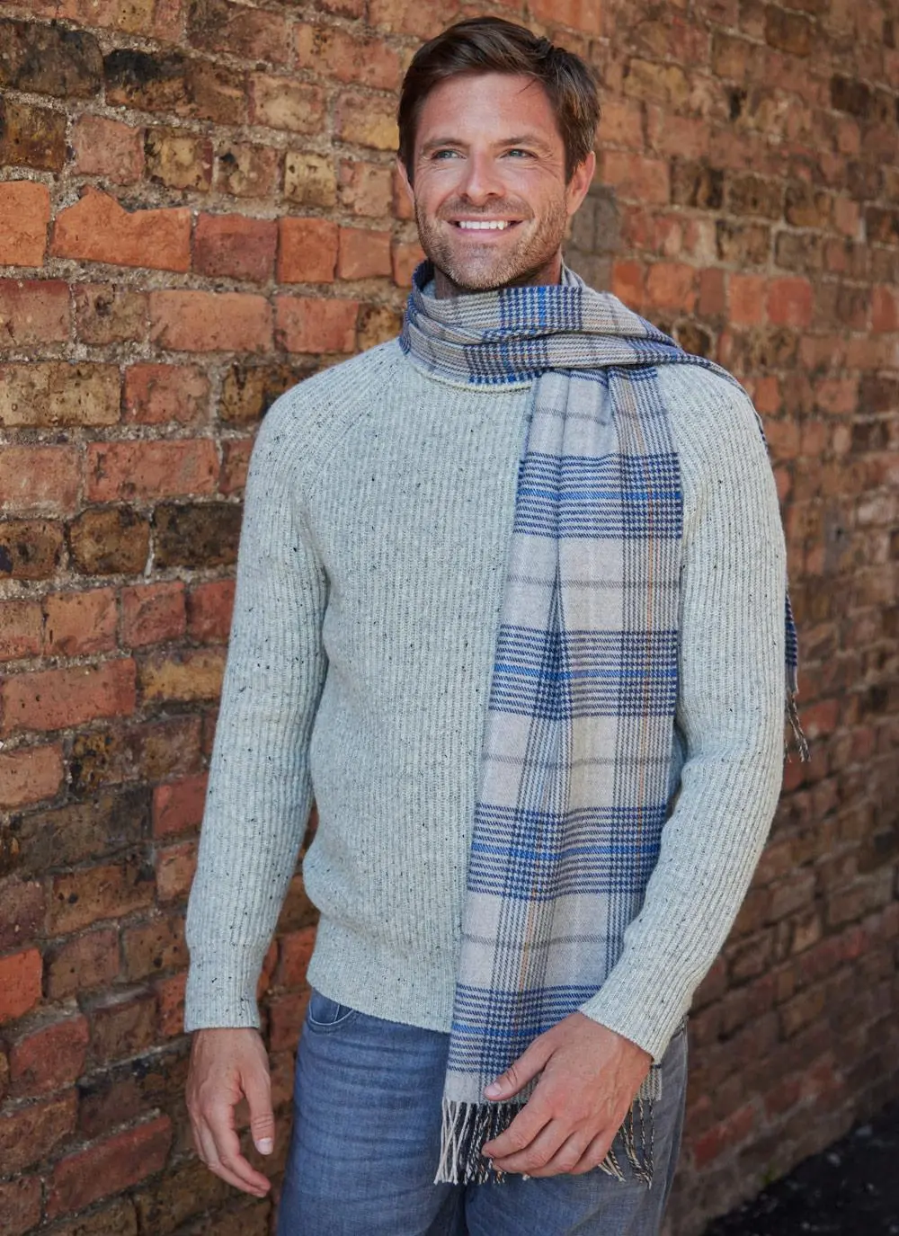 Extra Fine Merino Wool Scarf in Grey Check