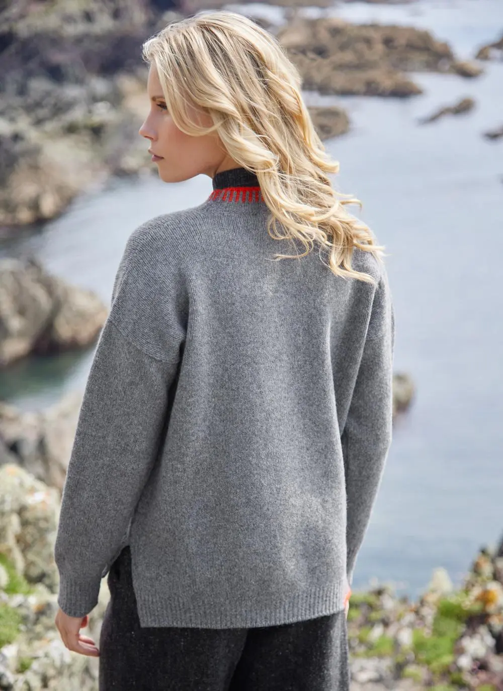Fisherman Wool Cashmere Blanket Stitch V-Neck Cardigan 