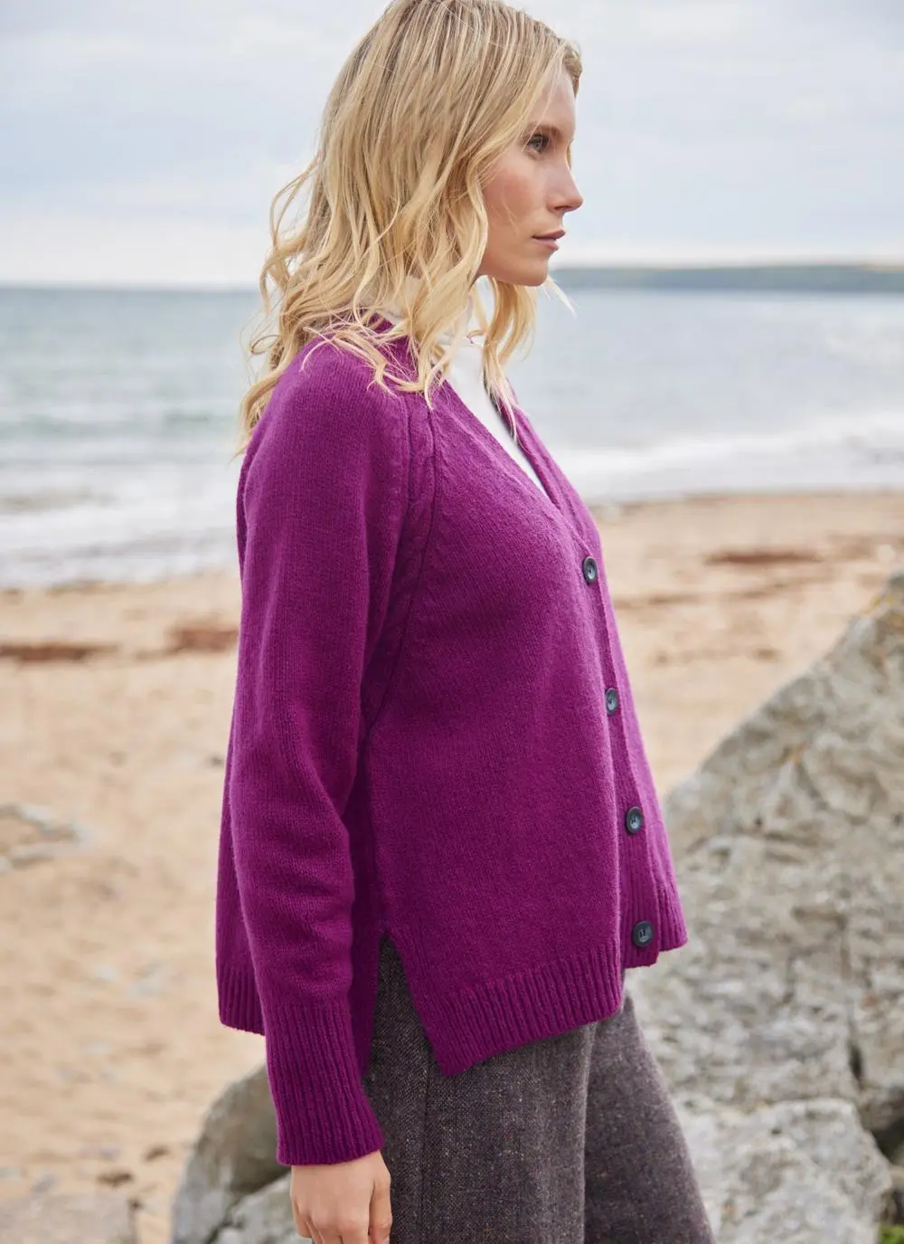 Fisherman Cashmere Raglan Cable V-Neck Cardigan