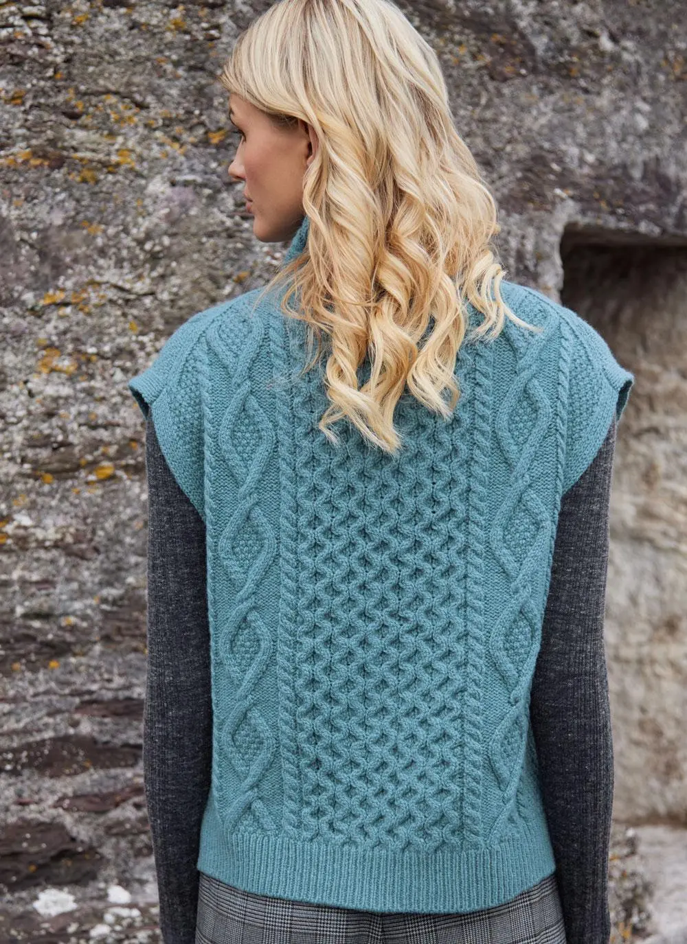 Achill Wool Cashmere Sleeveless Turtleneck Sweater