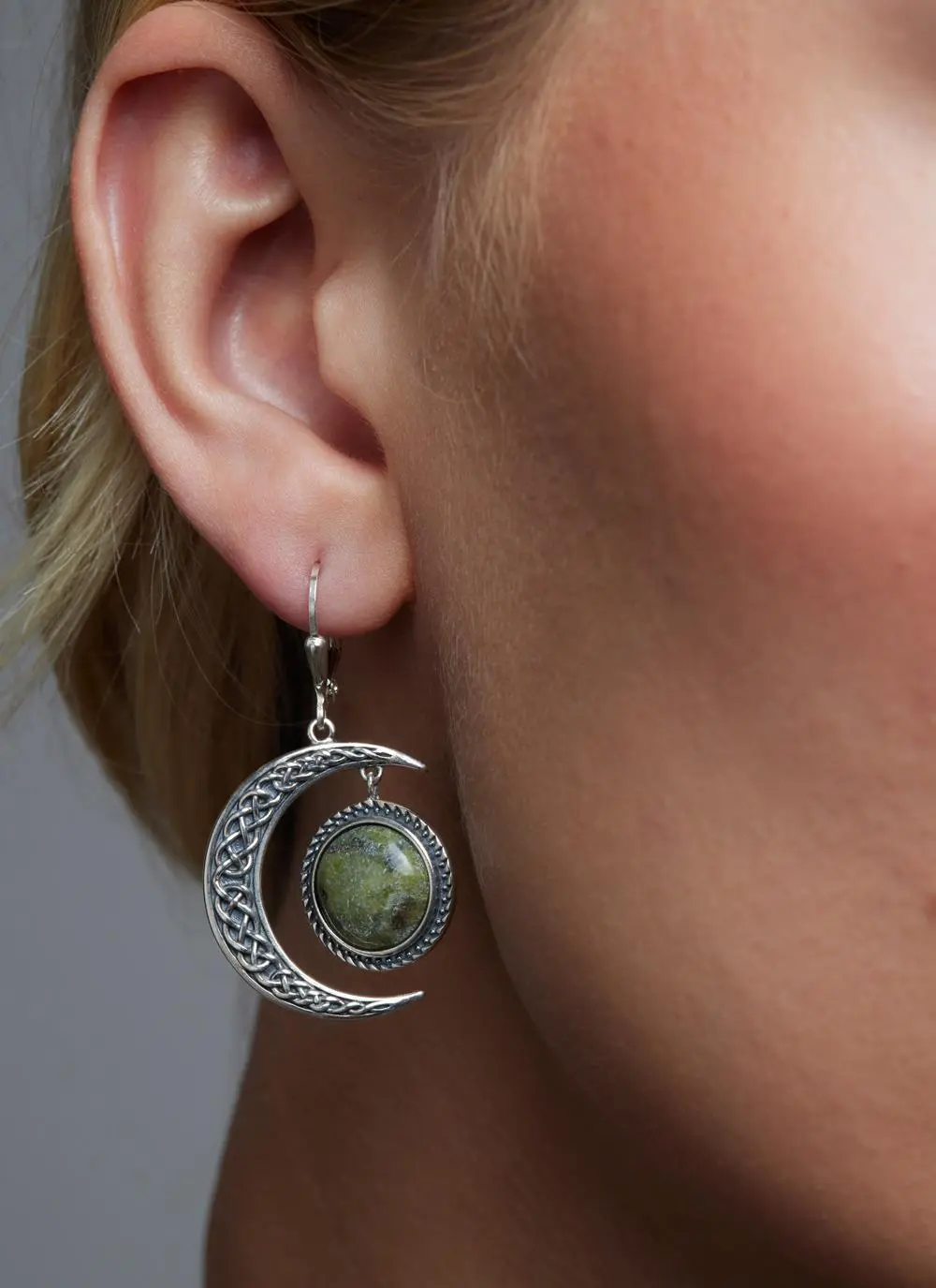 Tiny Crescent Moon Stud Earrings – Jane Diaz NY