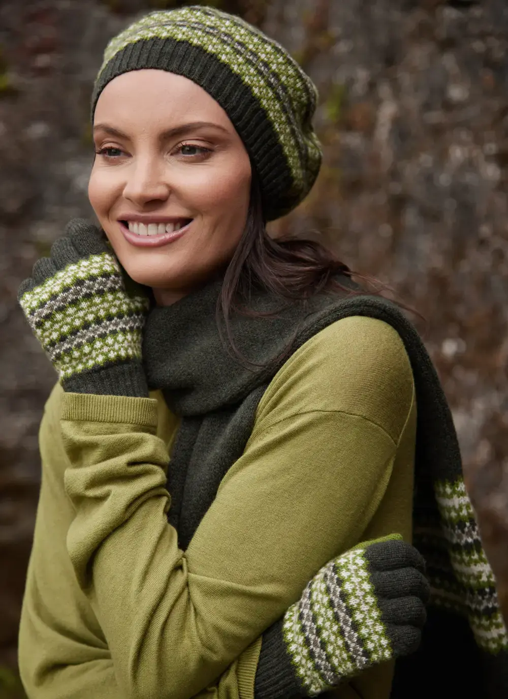 Morar Fairisle Gloves in Olive